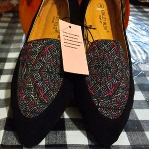 NEW ASHLEY BLUE COMFORT FLATS